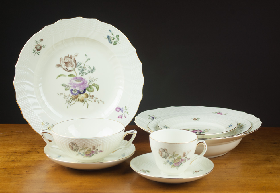 Appraisal: ROYAL COPENHAGEN FRIJSENBORG CHINA SET ninety-three pieces comprised of dinner