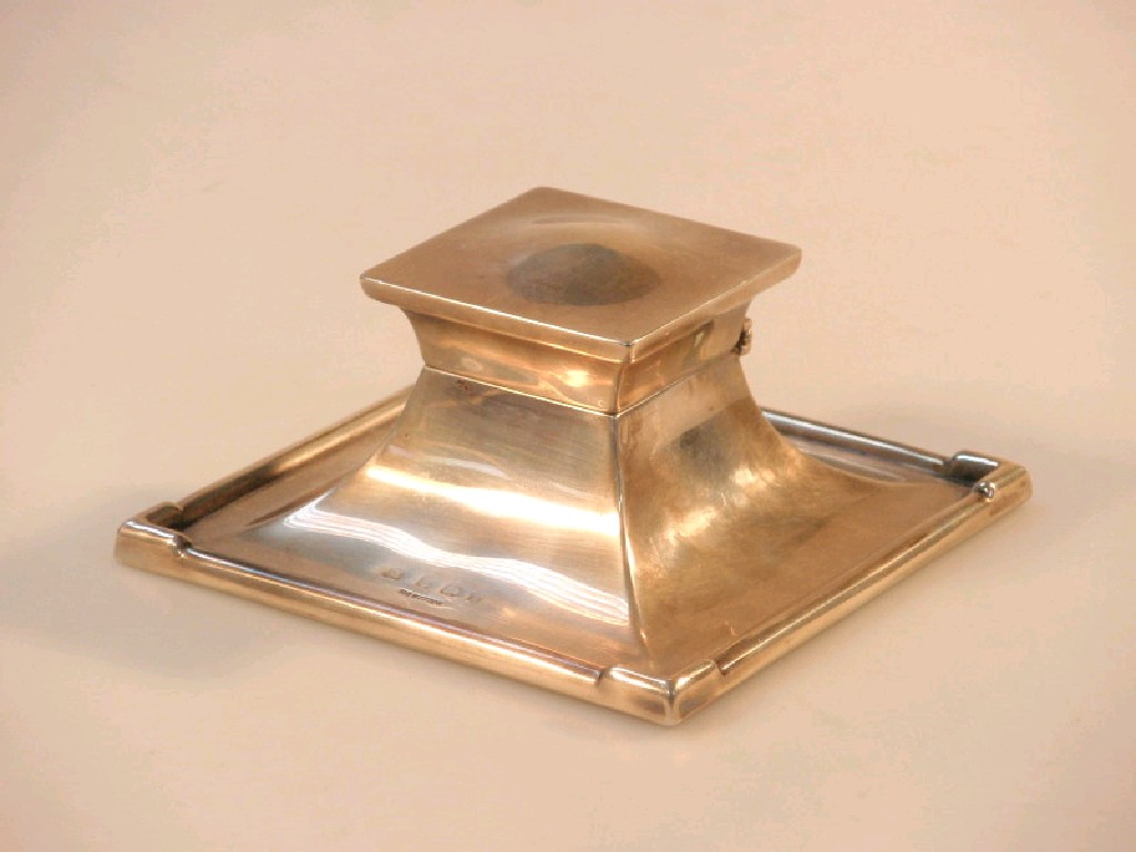 Appraisal: A George V silver ink well of square capstan form