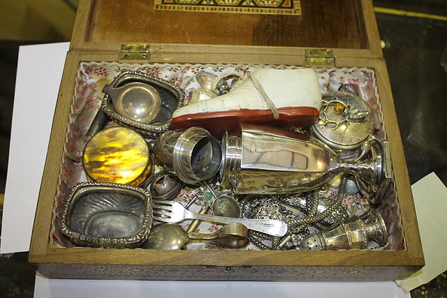 Appraisal: A DAMASCUS TYPE INLAID BOX containing a quantity of miscellaneous