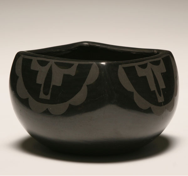 Appraisal: Native American Santa Clara black art pottery bowl with contrasting