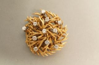 Appraisal: K Gold and diamond Brooch Pin Coral design wi K