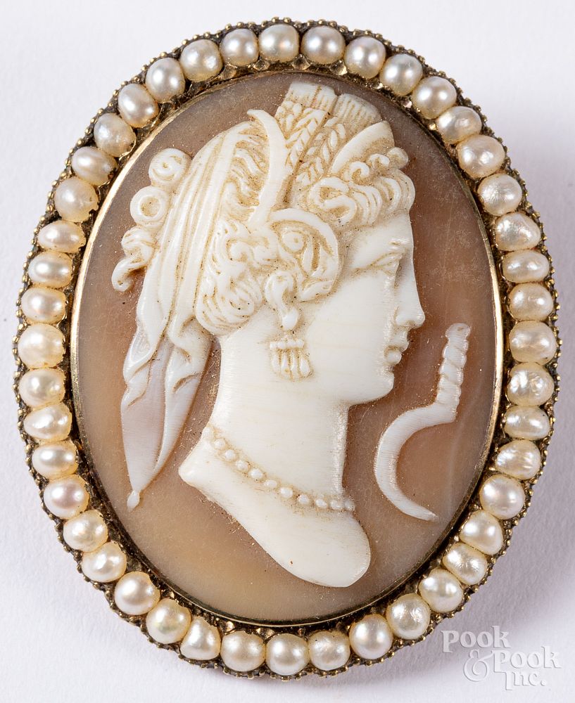 Appraisal: Gold and seed pearl cameo pin Gold and seed pearl