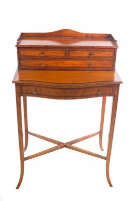 Appraisal: An Edwardian satinwood and rosewood crossbanded bonheur du jour cm