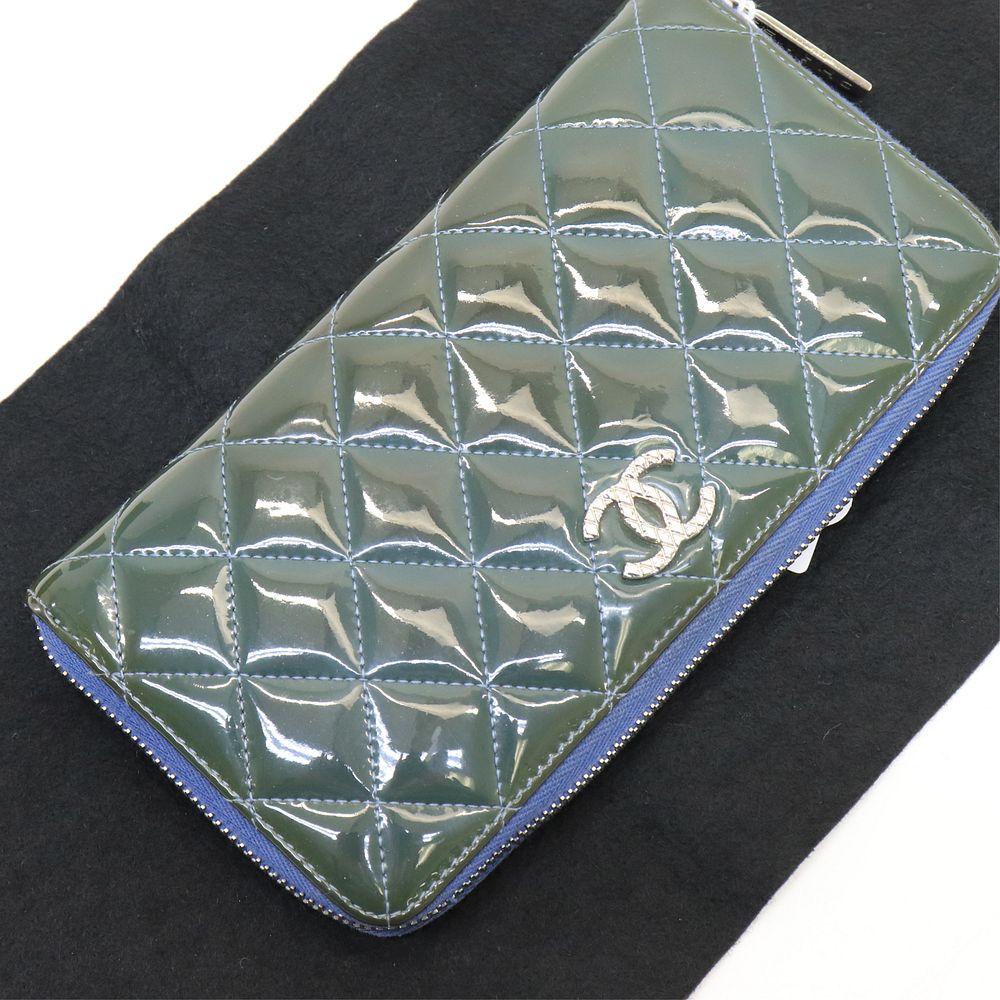 Appraisal: Chanel - Brilliant Zip Wallet Chanel Brilliant Zip Wallet in