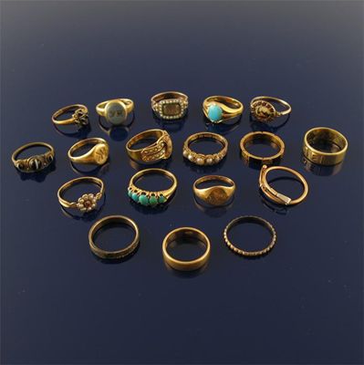 Appraisal: Seventeen assorted plain stone set and gold rings