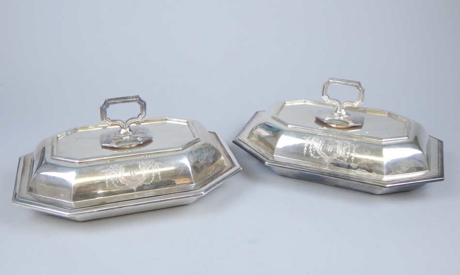 Appraisal: A pair of late th early thC silver plated tureens