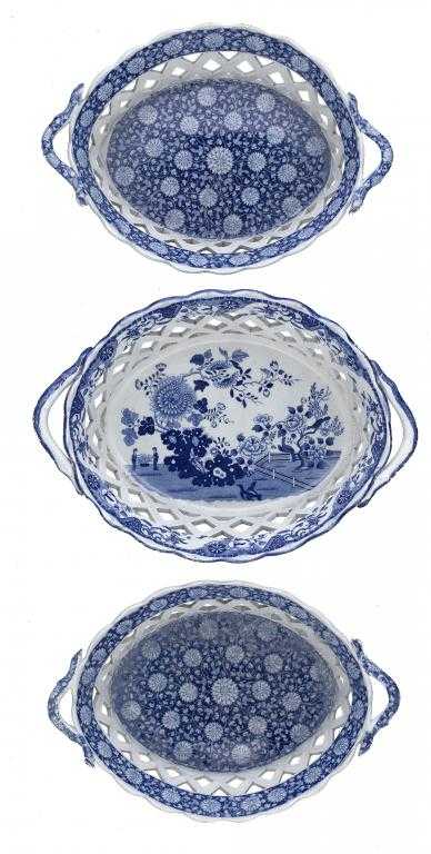 Appraisal: A PAIR OF MINTON BLUE PRINTED PEARLWARE DAHLIA PATTERN WICKER