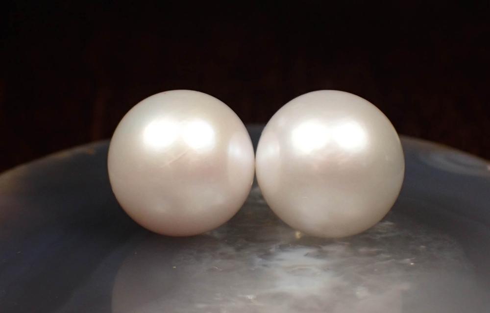 Appraisal: PAIR OF AUSTRALIAN SOUTH SEA PEARL EAR STUDS each mm