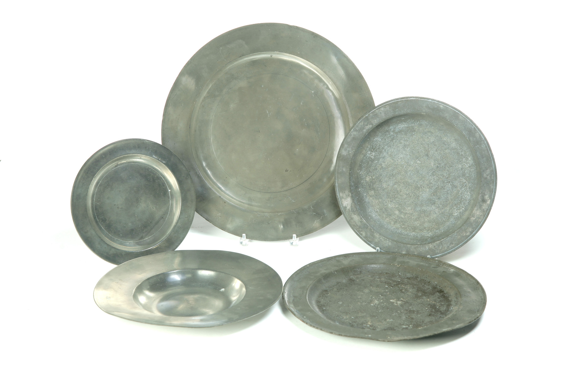 Appraisal: FIVE FLAT PEWTER PIECES European and American th century Plate