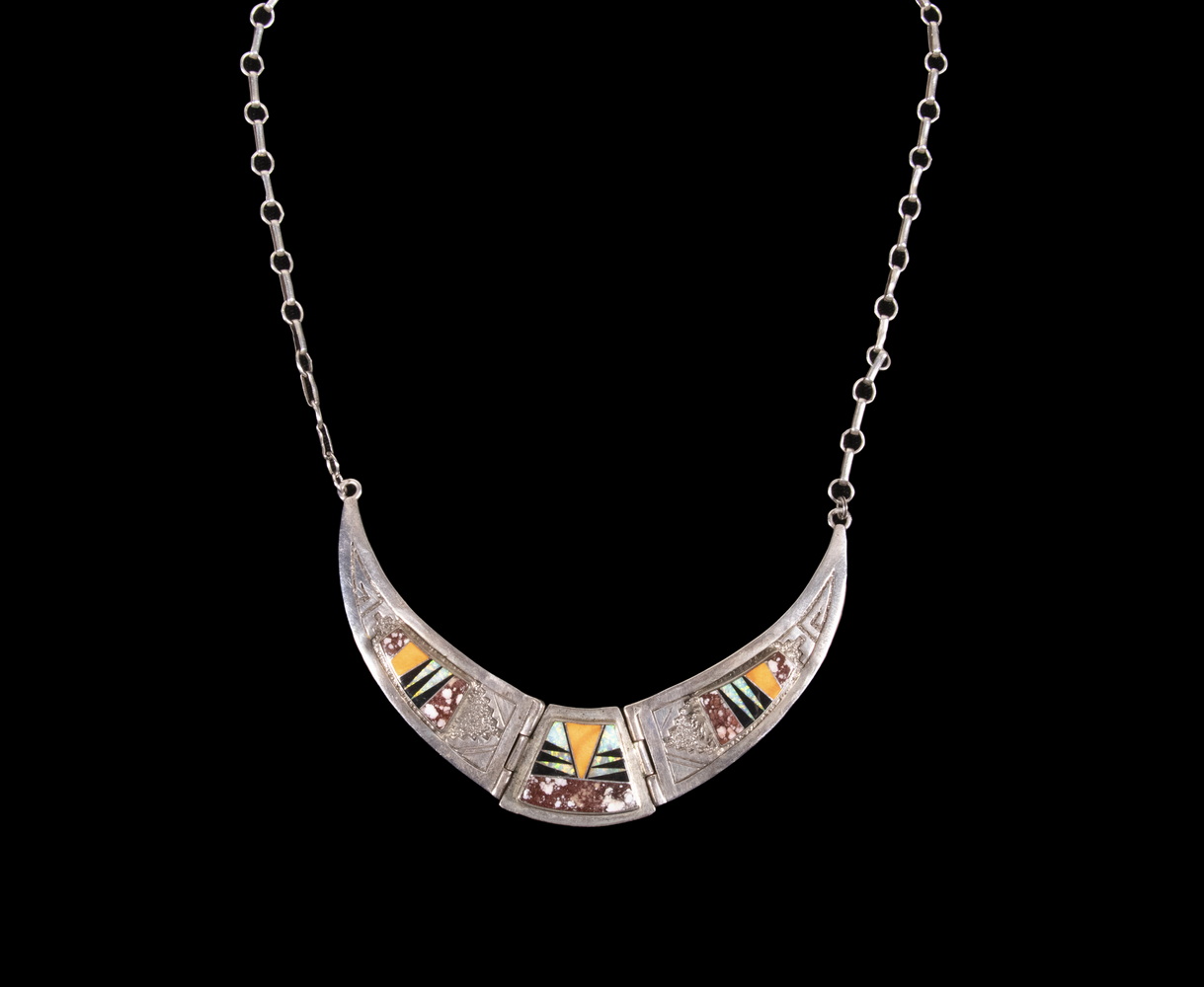 Appraisal: CALVIN BEGAY NATIVE AMERICAN NECKLACE Sterling Silver Bib Form Link