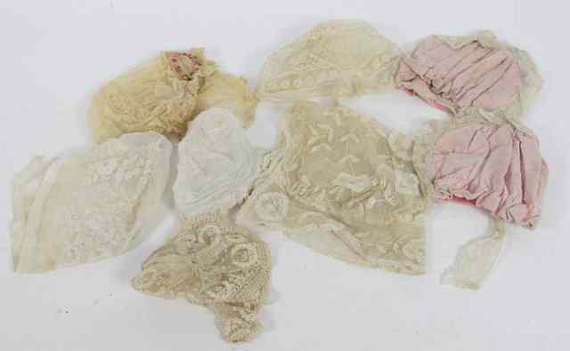 Appraisal: A quantity of th Century lace and white work bonnets