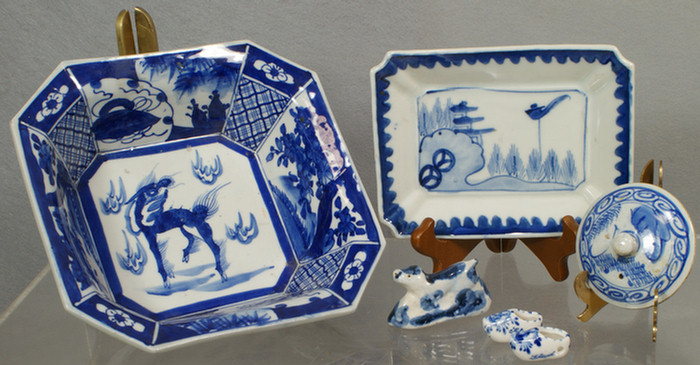 Appraisal: pieces of porcelain to include a Japanese blue bowl square