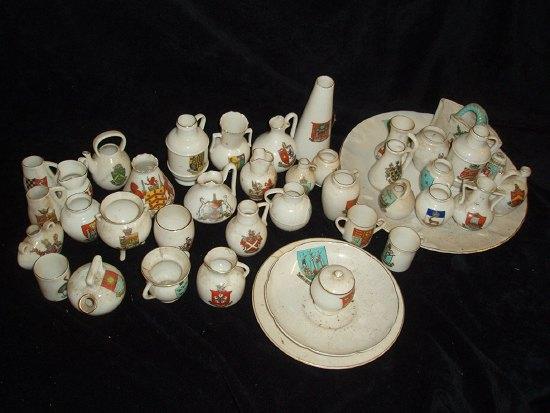 Appraisal: A large quantity of W H Goss crested china various