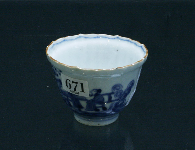 Appraisal: A Chinese blue and white lobbed tea cup