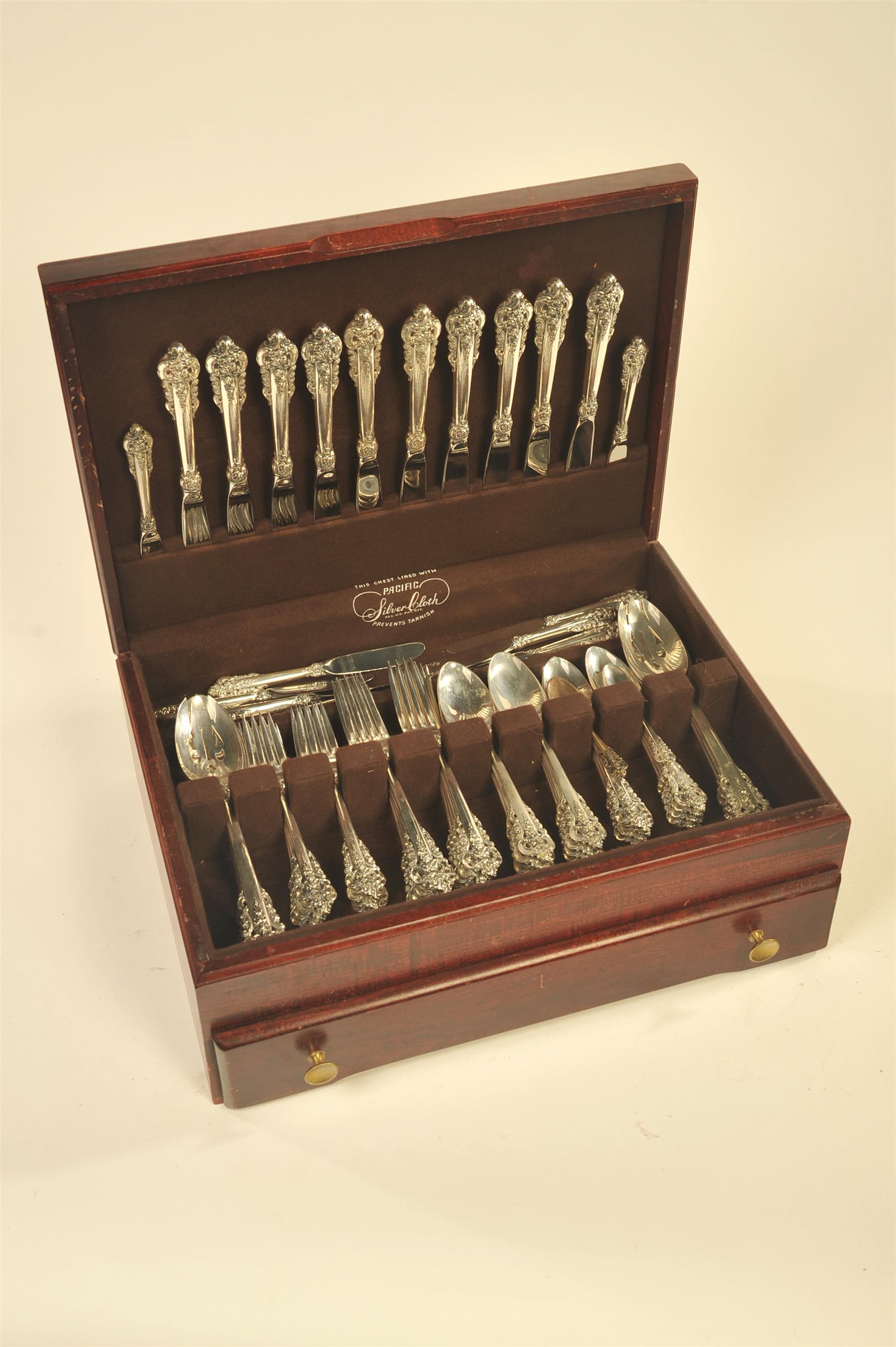 Appraisal: SET OF WALLACE STERLING SILVER GRAND BAROQUE FLATWARE American nd