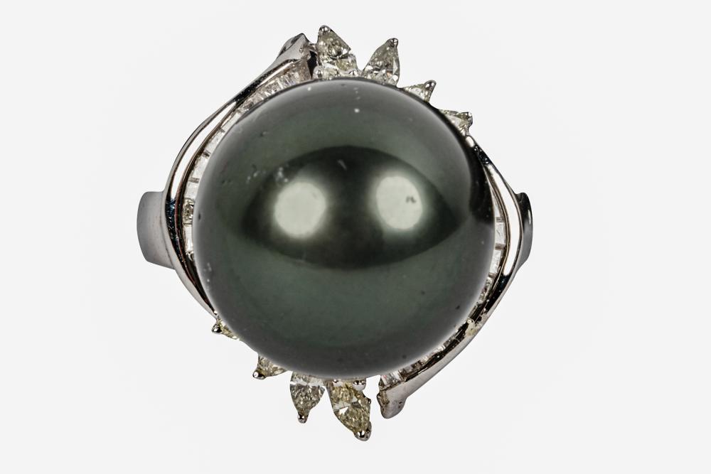 Appraisal: KARAT WHITE GOLD DIAMOND TAHITIAN BLACK PEARL RINGcentering one spherical