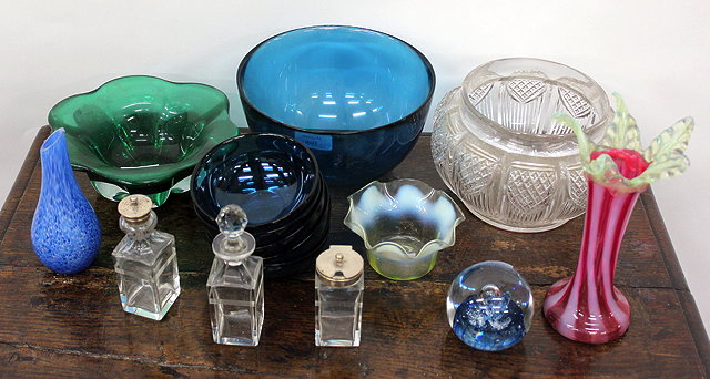 Appraisal: A SET OF ORREFORS BLUE GLASS FUGA BOWLS signed by