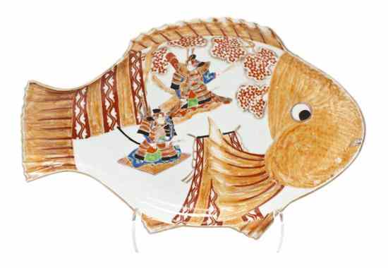 Appraisal: A Japanese Porcelain Platter in the form of a fish