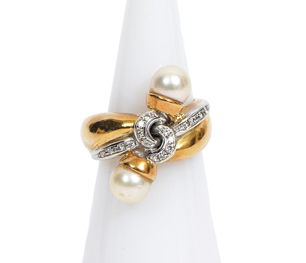 Appraisal: K WG YG DIAMOND PEARL RINGContemporary style K white yellow