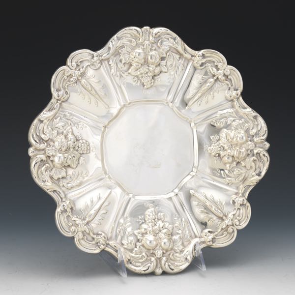 Appraisal: REED BARTON STERLING SILVER PLATTER FRANCIS I PATTERN DATED x