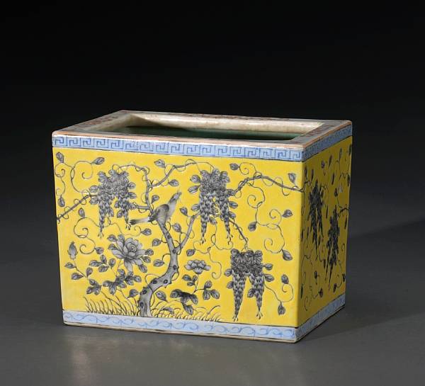 Appraisal: A Dayazhai style rectangular porcelain jardini re Guangxu Its slightly