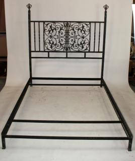 Appraisal: Wrought iron platform bed Wrought iron platform bed h x