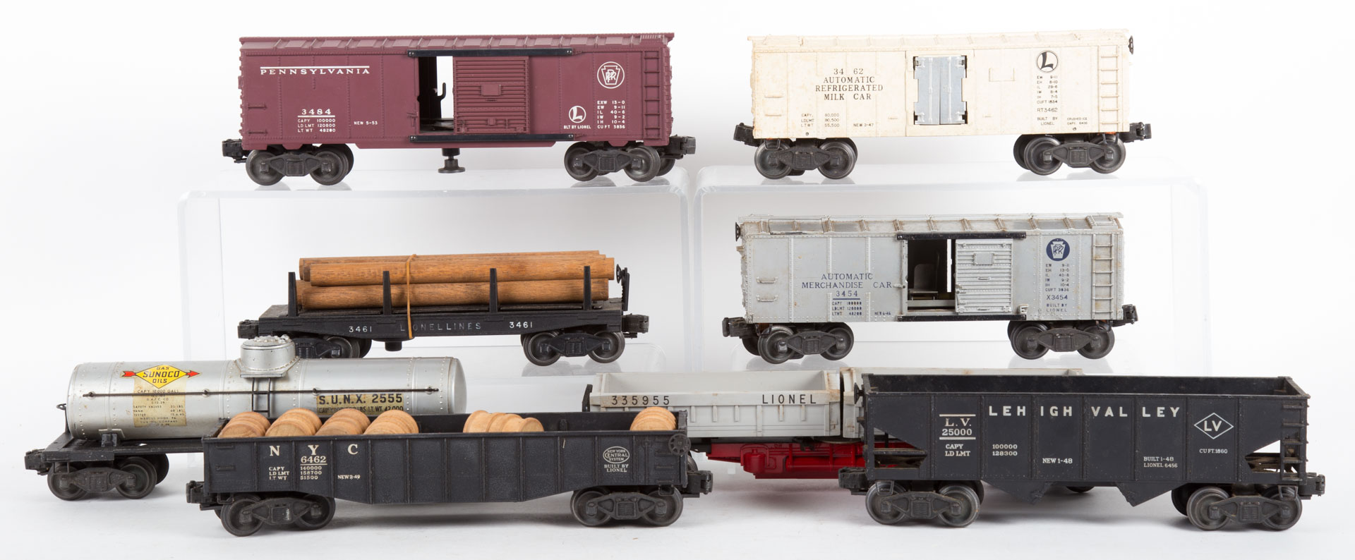 Appraisal: Lionel rolling stock pieces post-war Gondola car long car gondola