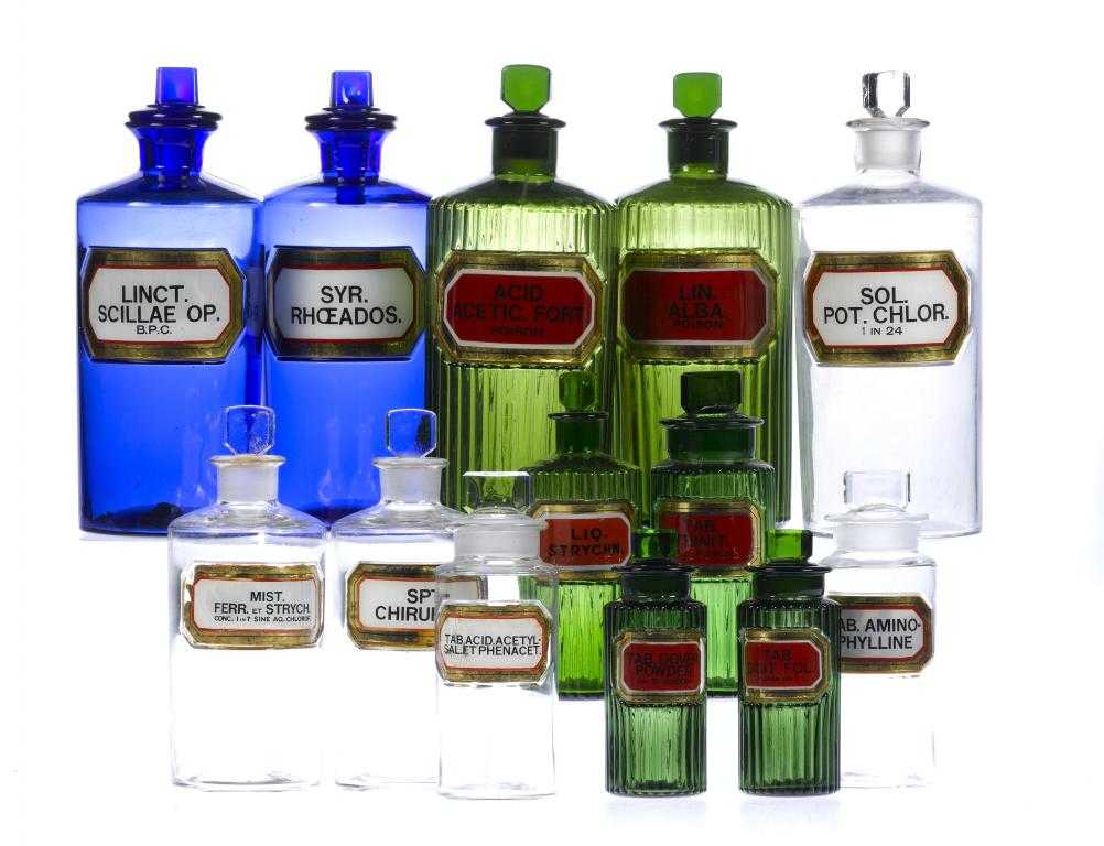 Appraisal: BOTTLES THIRTEEN PHARMACISTS COBALT BLUE ACTINIC GREEN AND CLEAR GLASS