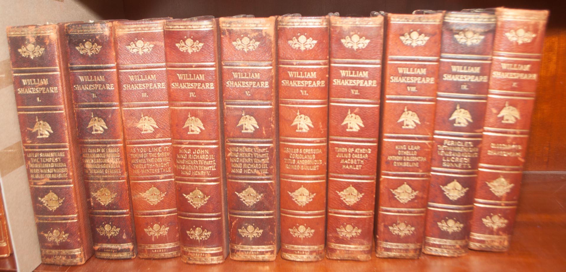 Appraisal: Literature Nine Volumes of Shakespeare's Works Stratford-on-Avon Edition London Swan