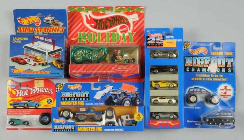 Appraisal: Lot of Miscellaneous Mattel Hot Wheels Cars Description Includes Holiday