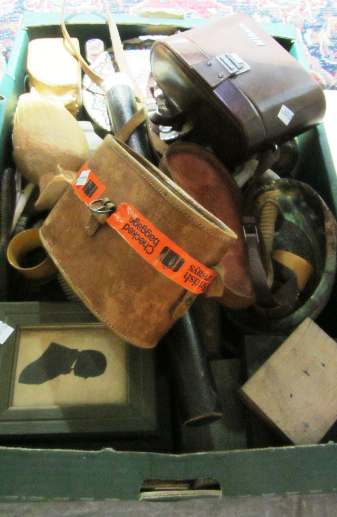 Appraisal: A quantity of collectables including binoculars carvings and sundry