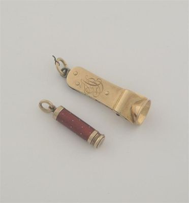 Appraisal: A modern ct gold mounted cigar cutter initialled by S