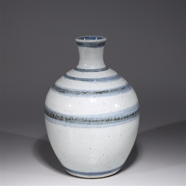 Appraisal: Chinese blue and white porcelain vase with circular blue line