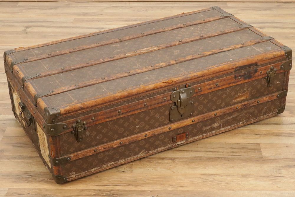 Appraisal: Vintage Louis Vuitton Trunk A vintage Louis Vuitton trunk with