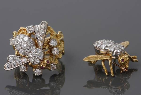 Appraisal: A diamond and k gold bee brooch with similar k