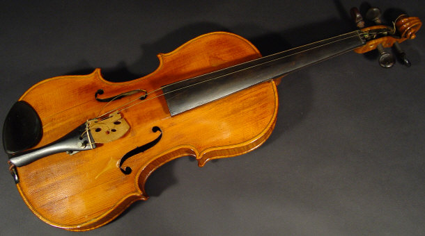 Appraisal: Old violin with ebonised fittings and rosewood pegs cm in