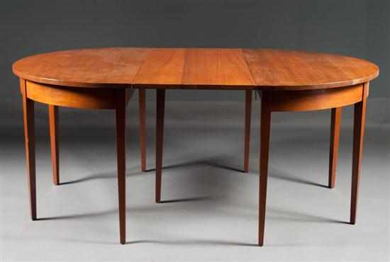 Appraisal: Federal style mahogany drop leaf dining table in H in