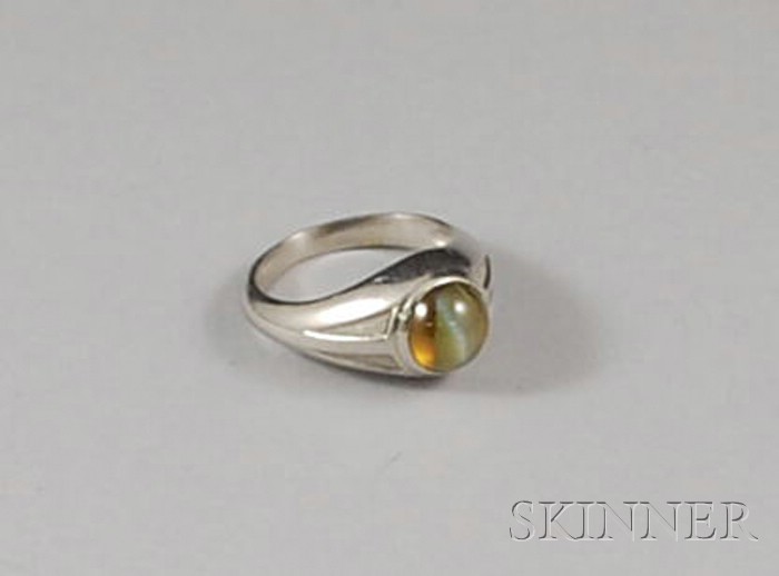 Appraisal: Platinum and Cat's-eye Chrysoberyl Ring size