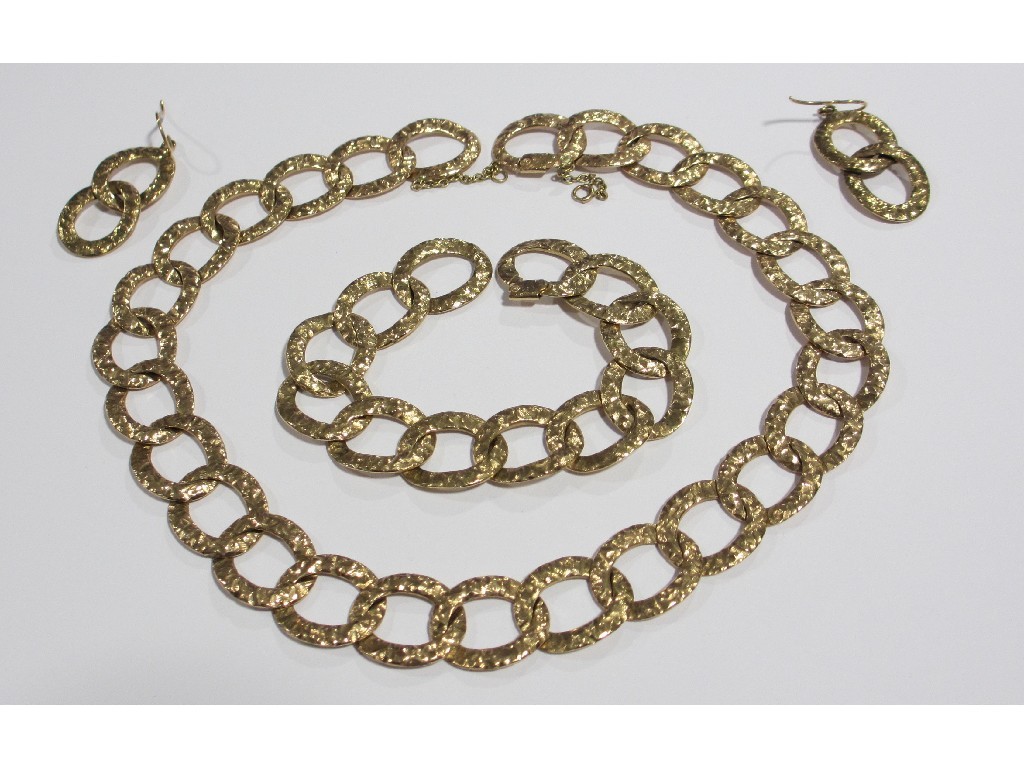 Appraisal: A ct gold necklace bracelet and earrings set made up