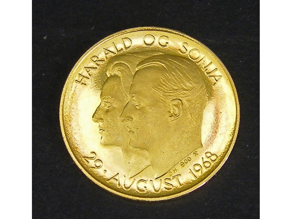 Appraisal: Norwegian commemorative gold wedding coin gm