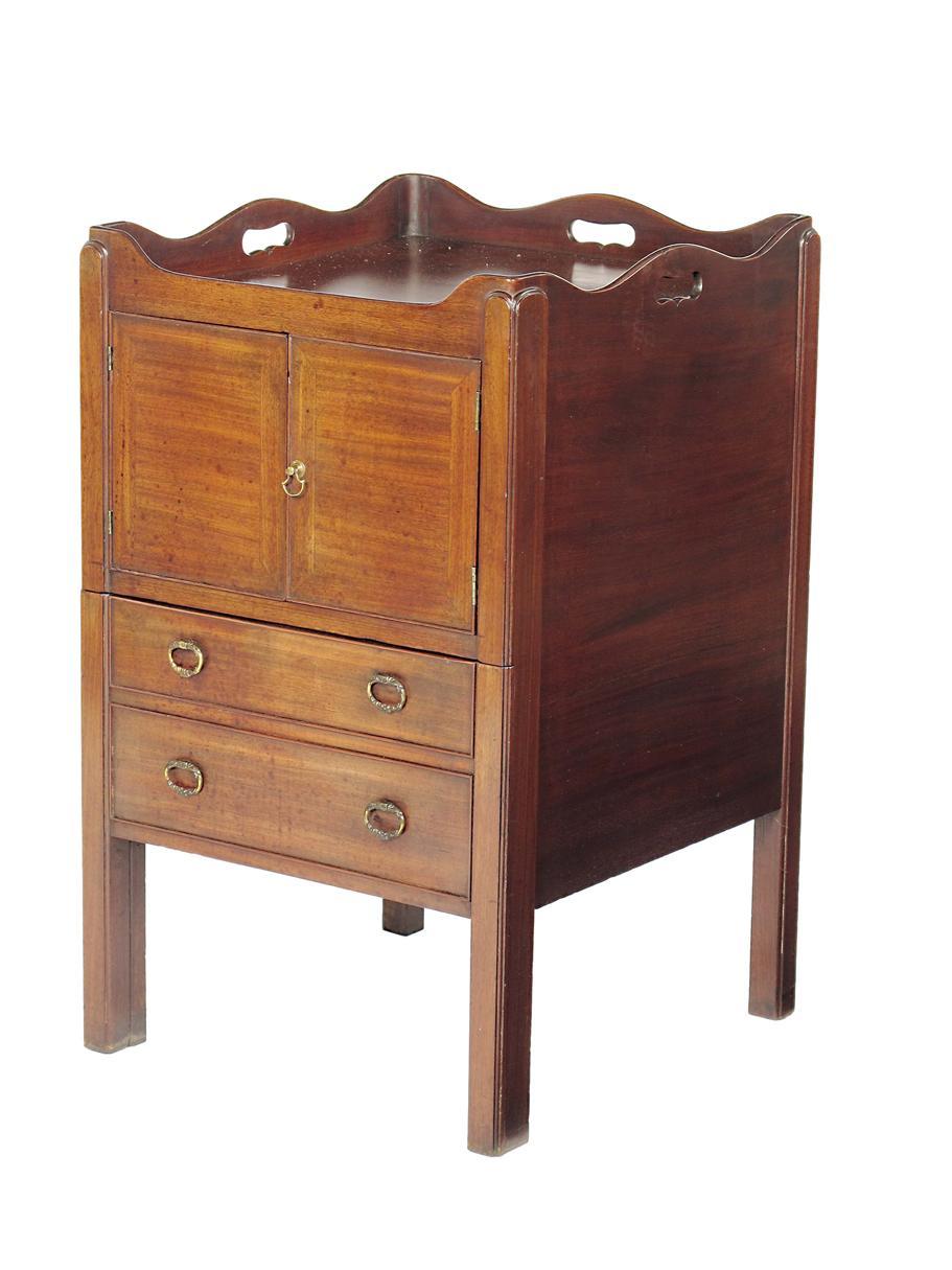 Appraisal: A George III mahogany tray top bedside commode by Gillows