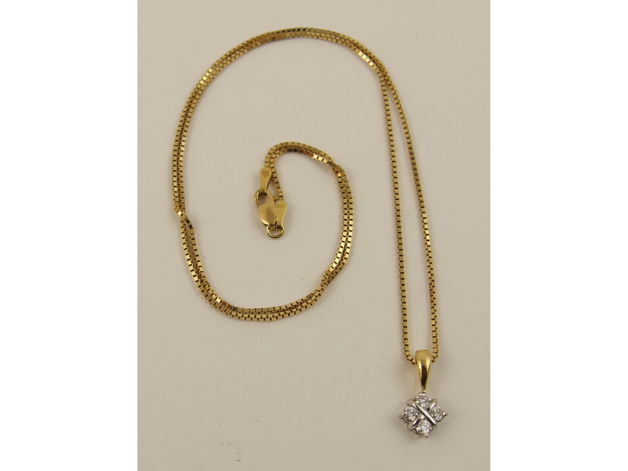 Appraisal: An ct diamond set pendant and chain approx weight gms