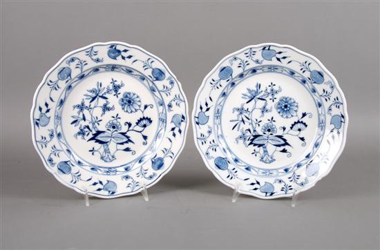 Appraisal: A Pair of Meissen Porcelain Plates Diameter inches