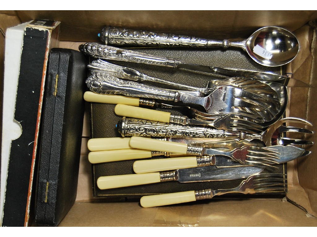 Appraisal: Various cased silver plated cutlery including fish eaters fruit knives