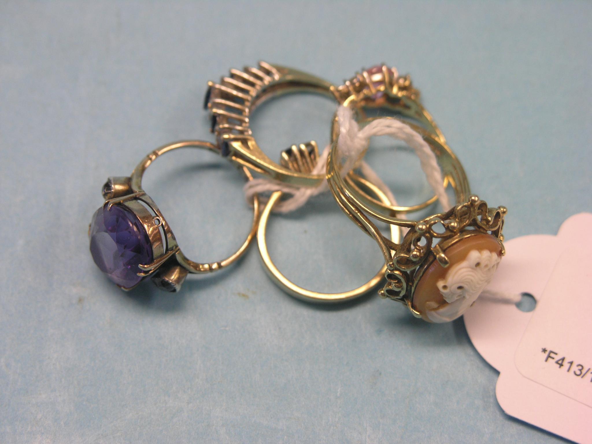 Appraisal: Five various gold dress rings including opal cameo and a