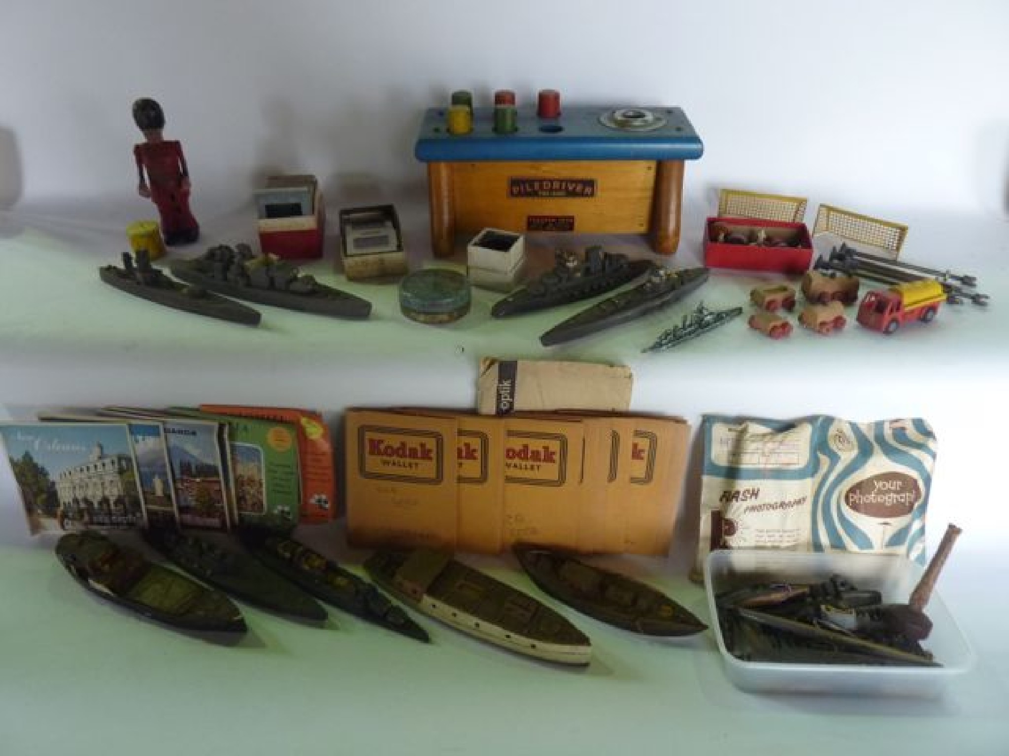 Appraisal: A selection of vintage toys to include a wind-up model