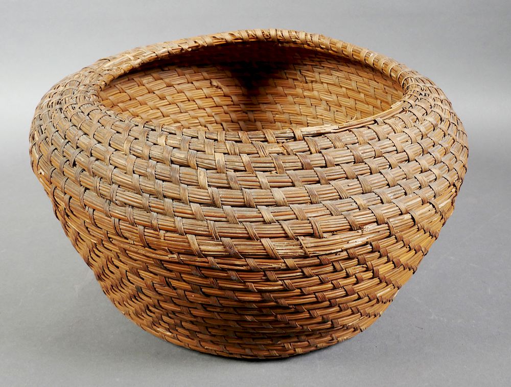 Appraisal: SEMINOLE INDIAN Woven Pine Needle Basket Vintage basket woven from