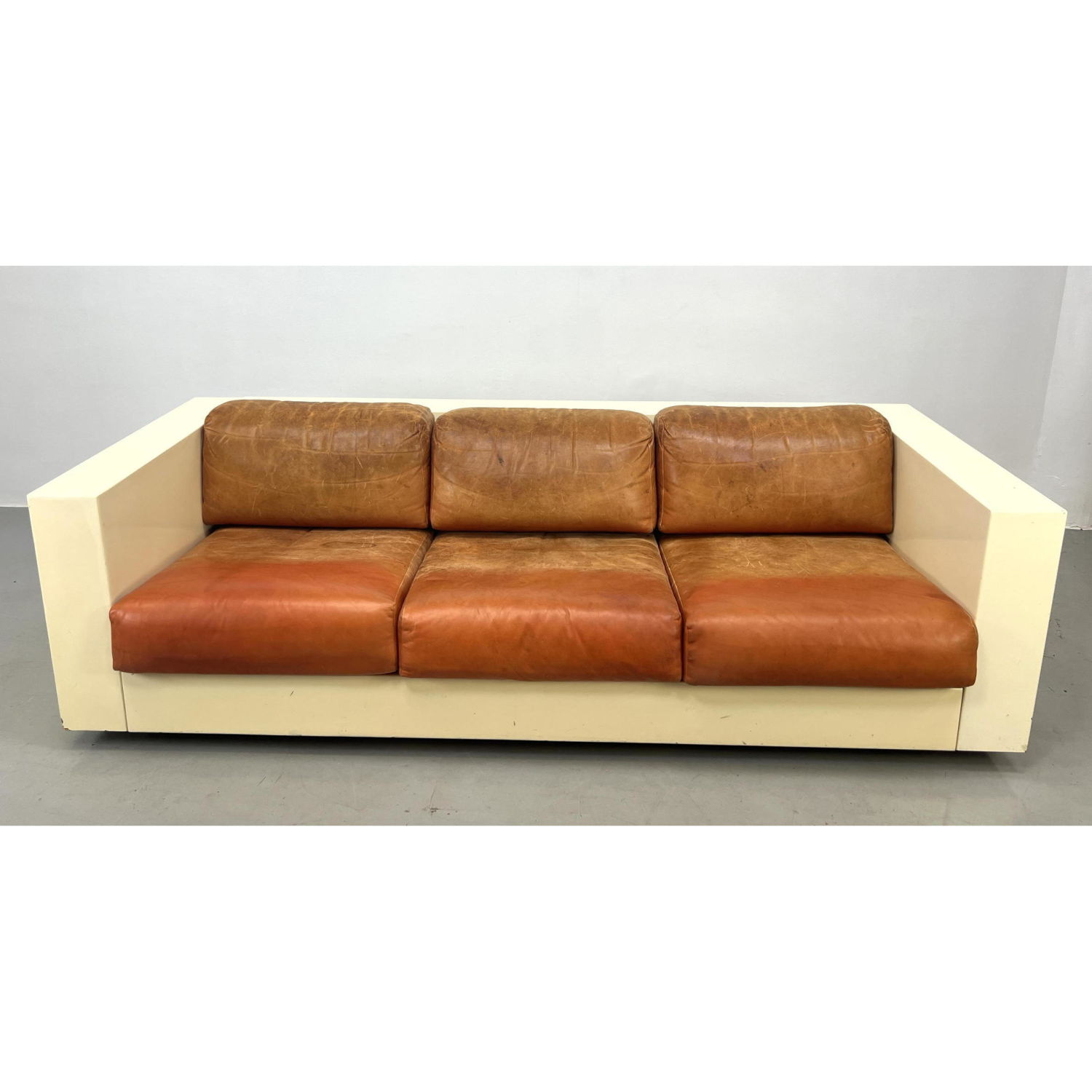 Appraisal: Massimo Vignelli Saratoga White Lacquer Sofa Couch Leather Cushions Labeled