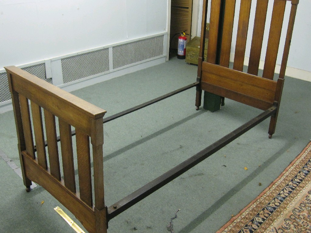 Appraisal: Oak single bedstead