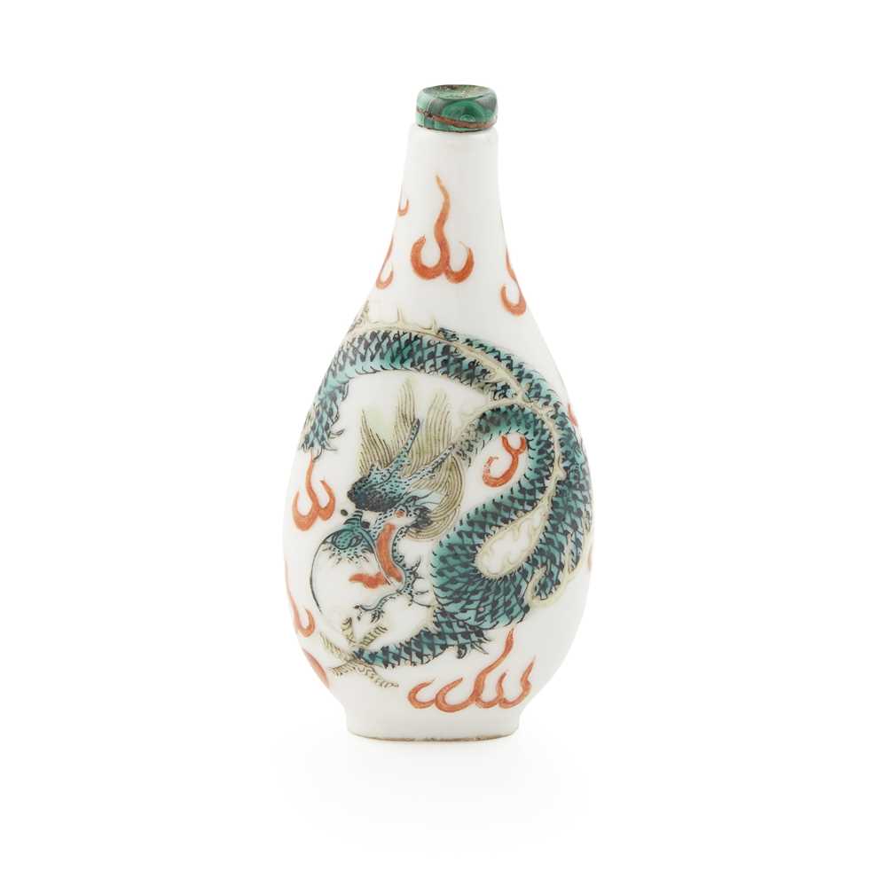 Appraisal: FAMILLE VERTE 'DRAGON' SNUFF BOTTLE QING DYNASTY TH CENTURY of